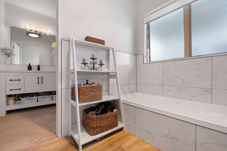 10 Barraud Place Pukehangi_16