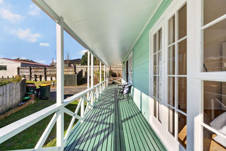 2/35A Woodglen Road Glen Eden_5