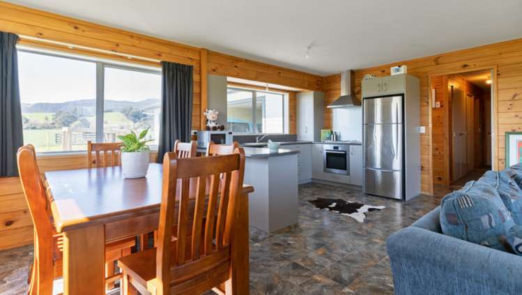 1972 Lake Ferry Road Pirinoa_19