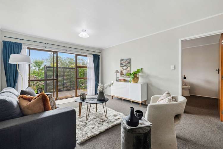 2/14 Menary Street_0