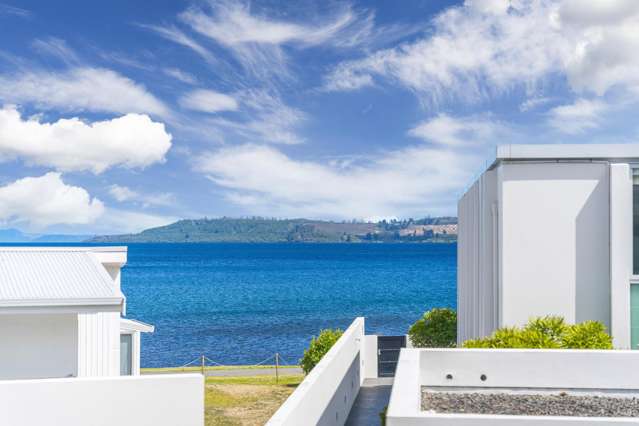 10/225 Lake Terrace Waipahihi_1