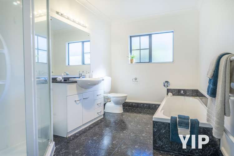 17 Claverton Grove Churton Park_17