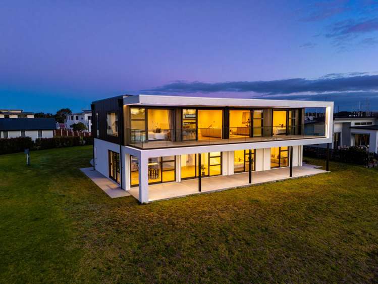21 Fred Carr Place One Tree Point_4