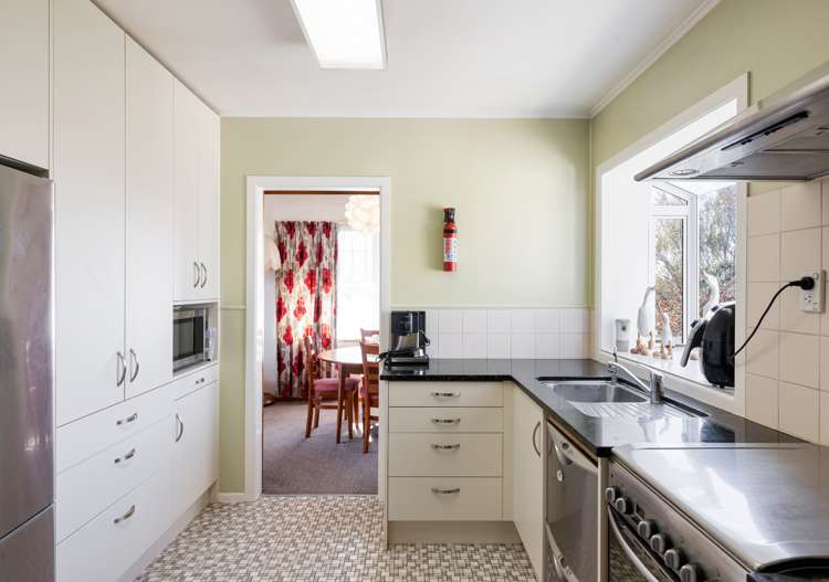 30 Garden Heights Avenue Glenview_5