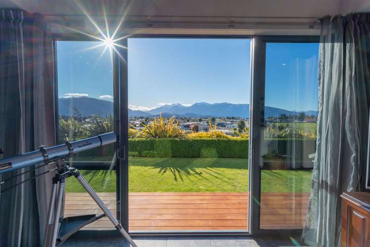 12 Tawera Place Te Anau_24