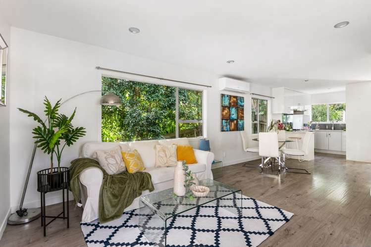 16 Dunraven Place Torbay_8