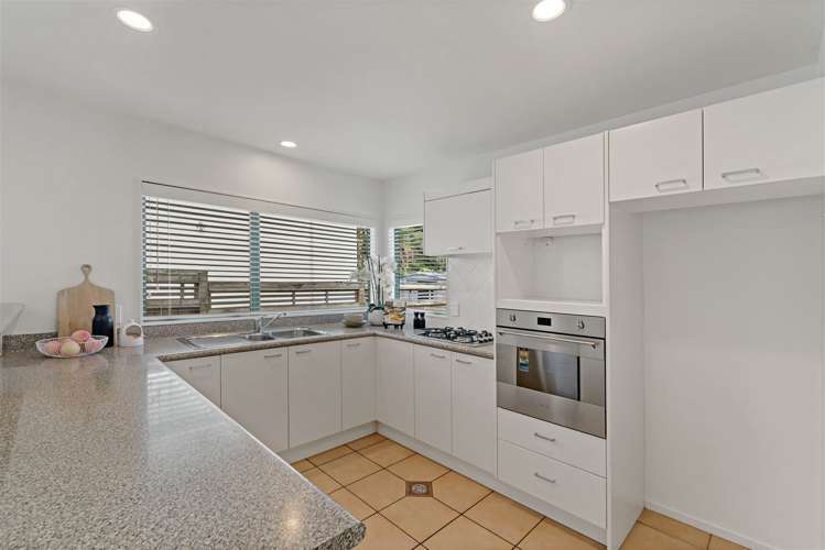 1/30 Lomond Street Takapuna_5