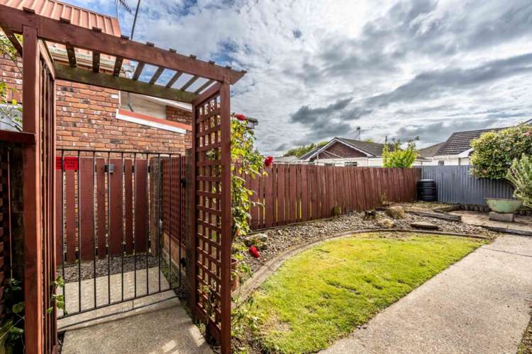 349 Queens Drive Windsor_21