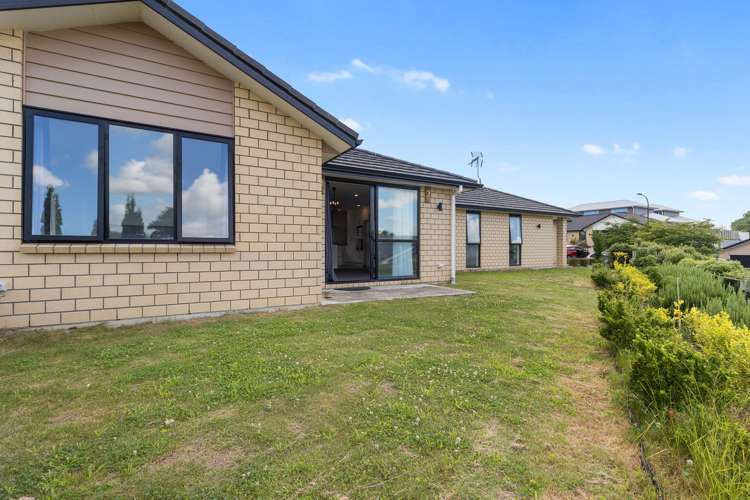 15 Blackwood Crescent Glenview_10