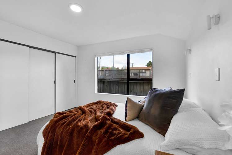 250 Tukapa Street Westown_11