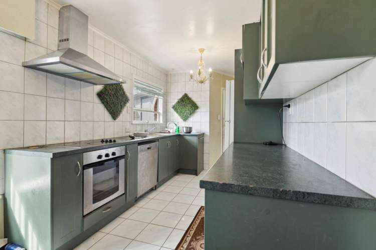 696 Massey Road Mangere_9