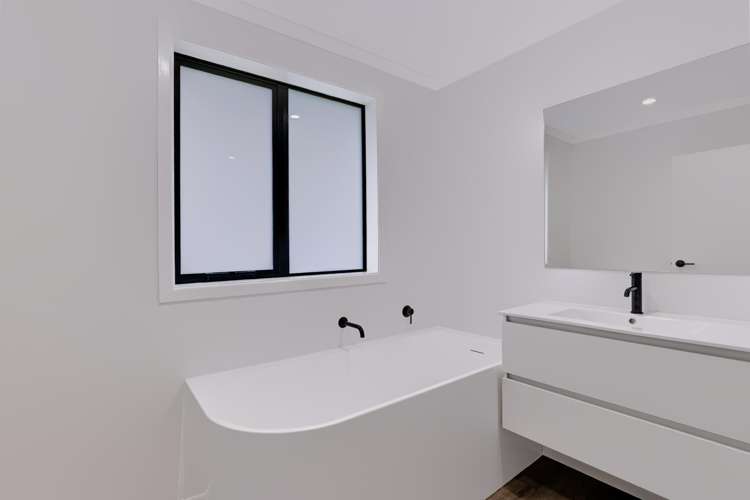 28b Cloten Road Stratford_24