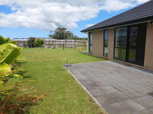 8 Muirfield Rise Te Kamo_2