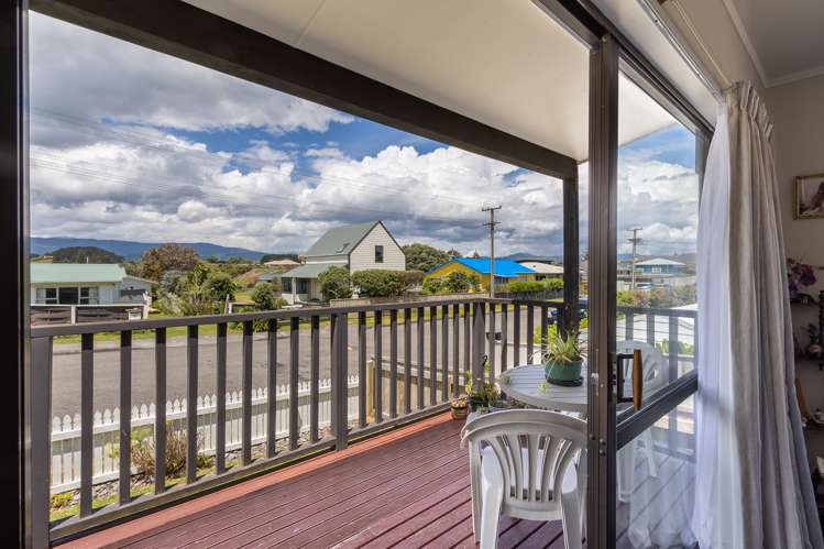 17a Moana Street Otaki Beach_11