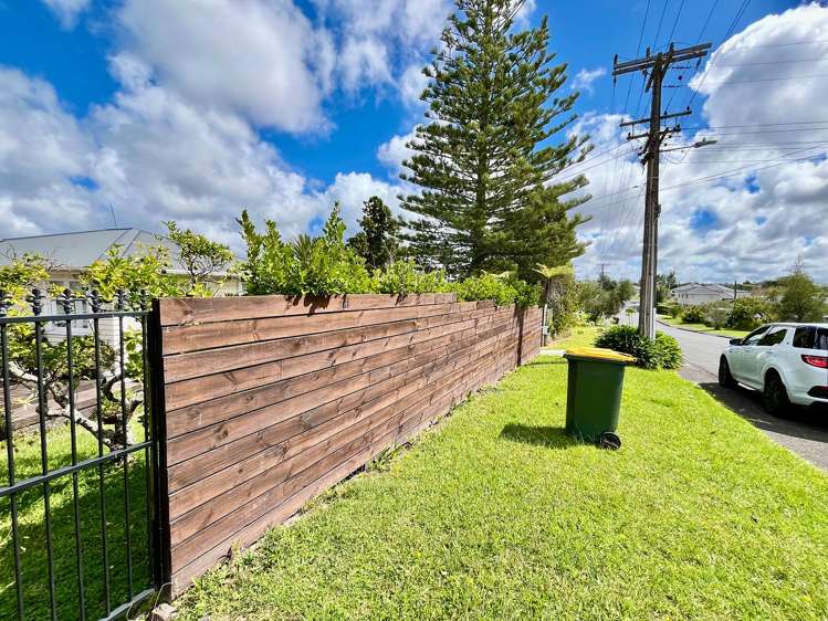 46 Kelman Road Kelston_13