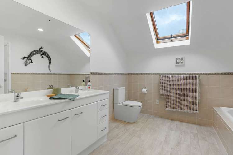 31a Oakwood Grove Eastern Beach_16