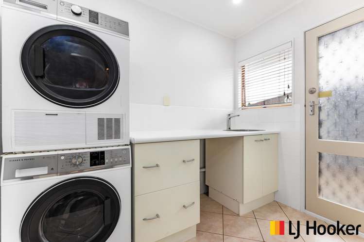 6 Muirfield Street Wattle Downs_19