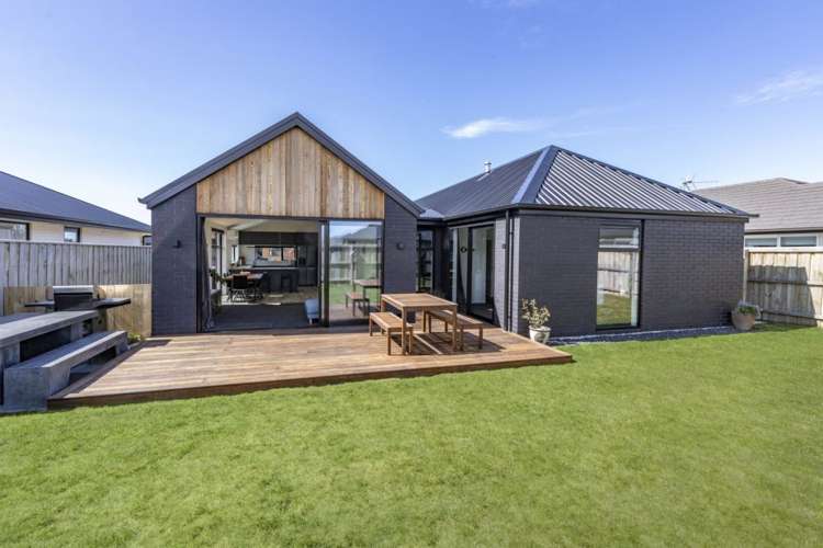 24 Nathaniel Archer Street Woodend_24