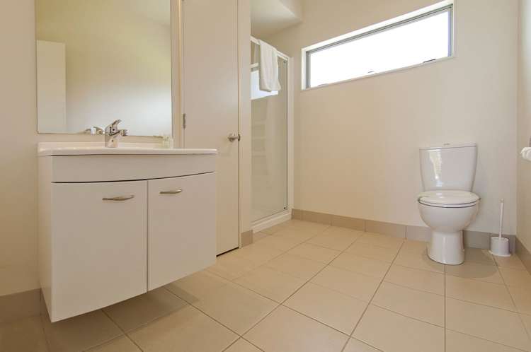 2/18 Eyre Street Whitianga_11