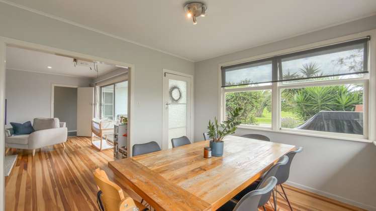 156 Front Miranda Road Waitakaruru_22