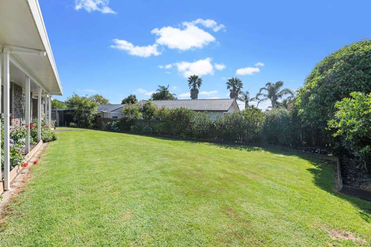 66 Saint Annes Crescent Wattle Downs_14