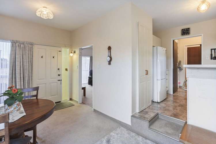 2/23 Lake Terrace Road Burwood_11