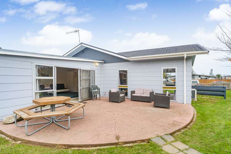 12 Walker Crescent Bulls_12