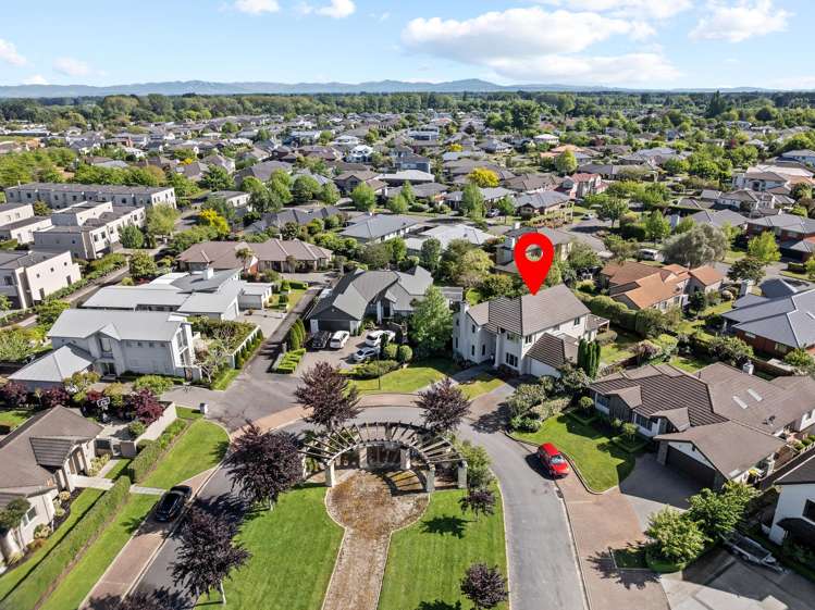 6 June Gardens Northwood_43