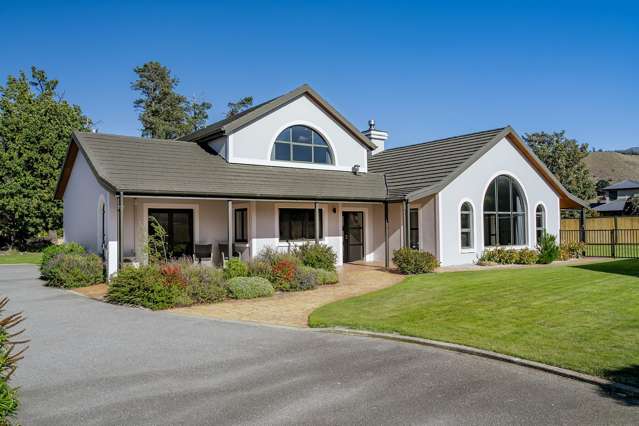 Picturesque waterfront location in Pisa Moorings