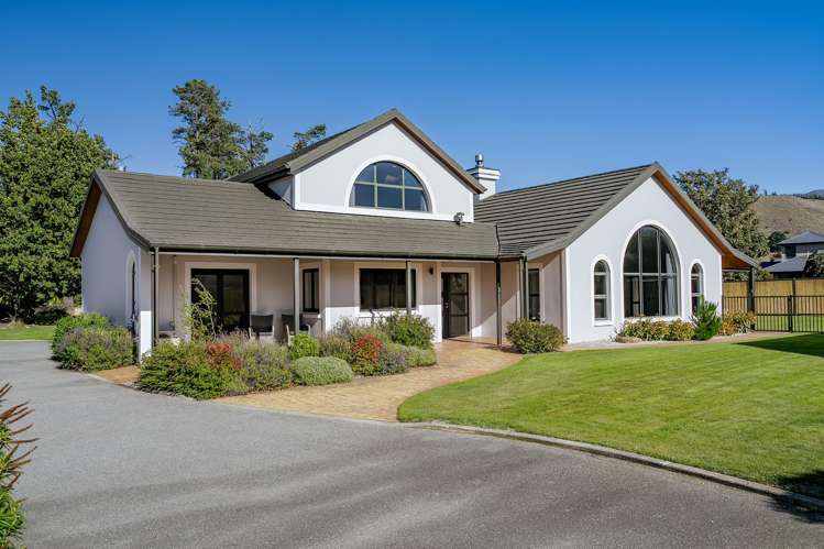 32 Pisa Moorings Road, Mount Pisa_0