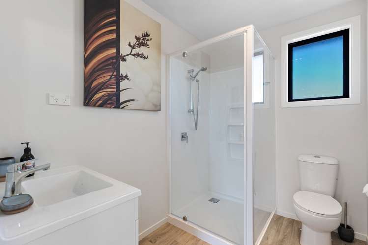 77 Tihaka Beach Road Riverton & Surrounds_16