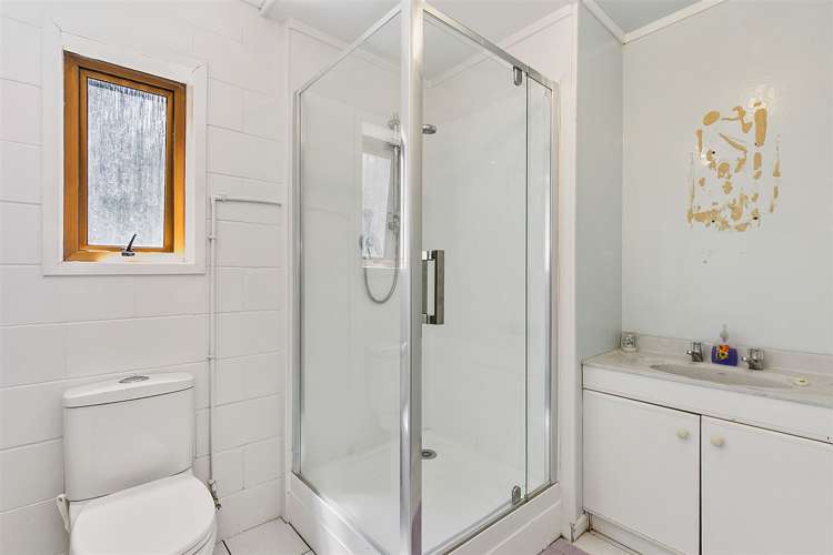 42 Park Hill Road Birkenhead_16