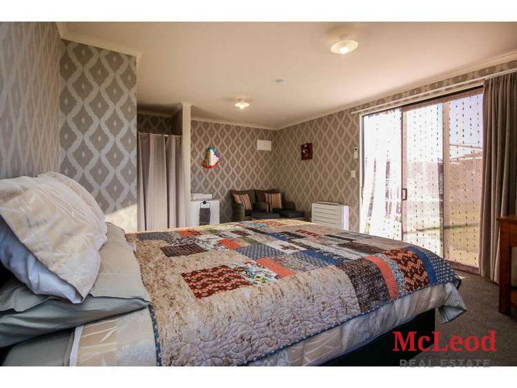 150 Racecourse Road Allenton_27