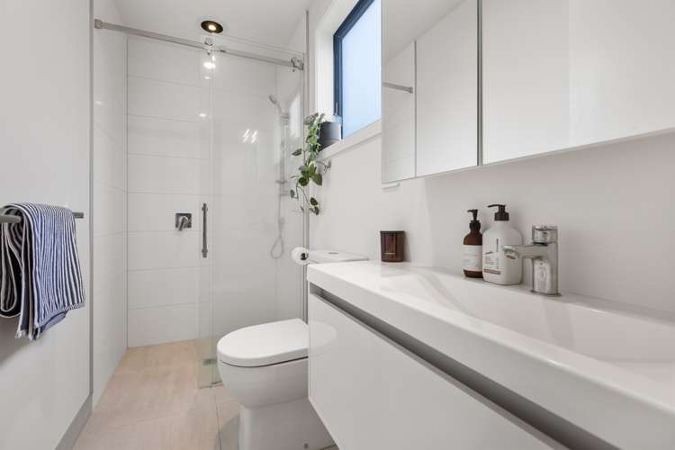 1156a South Road Oakura_18