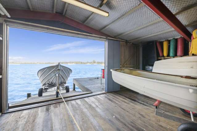 Waterfront lifestyle-boat shed, jetty & mooring  
