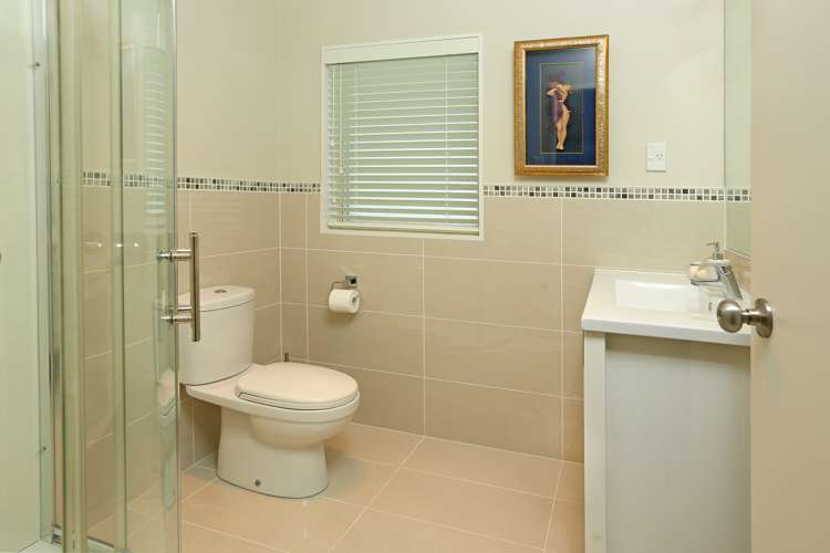 17 Aditi Close Massey_9