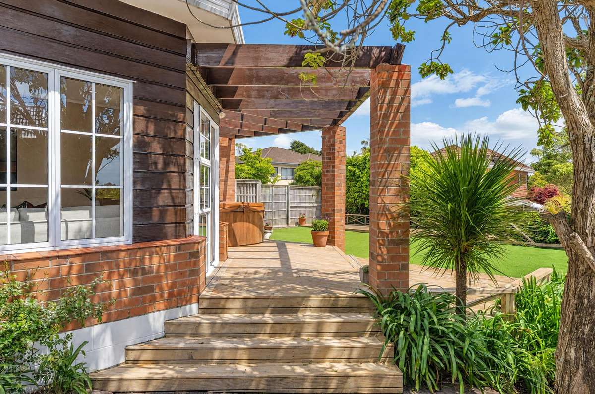 15 Kingshaven Close_1