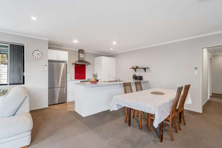 6 Atkins Way Ohauiti_1