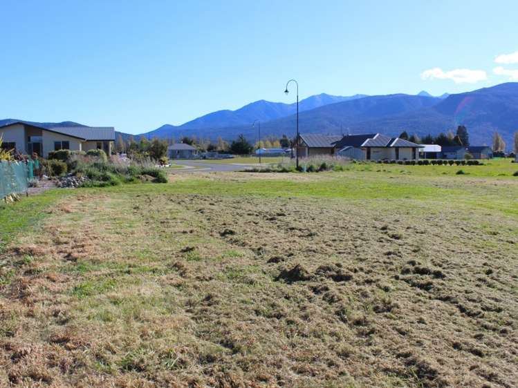 17 Vancouver Place Te Anau_2