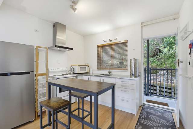 15/51 Adams Terrace Kelburn_4