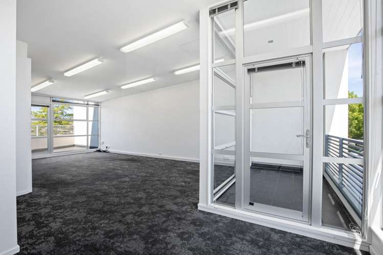 1/27a Sir William Pickering Drive Burnside_15