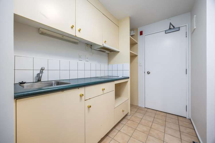 13J/3 Whitaker Place_5