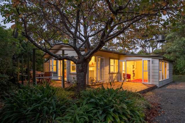 Fully Furnished Tennyson Inlet Bach