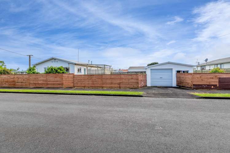 2 Bone Crescent Hawera_21