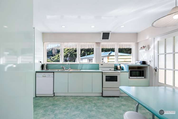 33 James Grove Stokes Valley_10