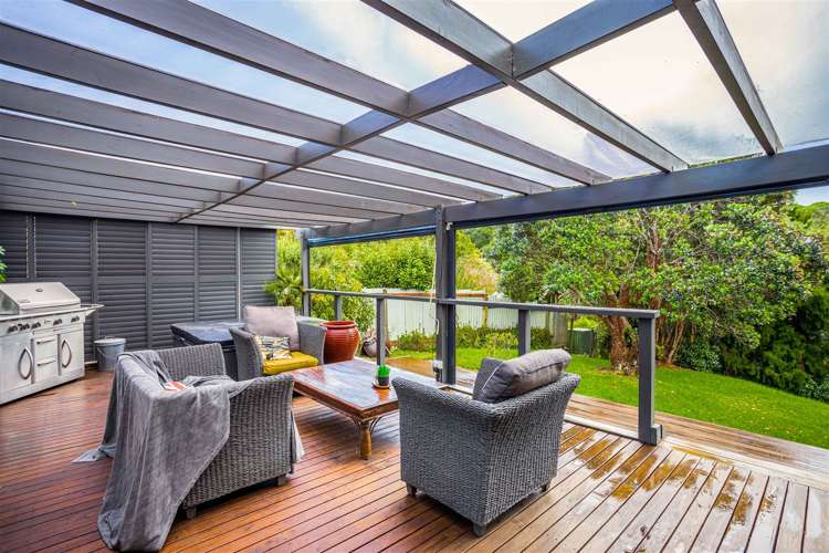 8 Rauhuia Crescent Parau_12