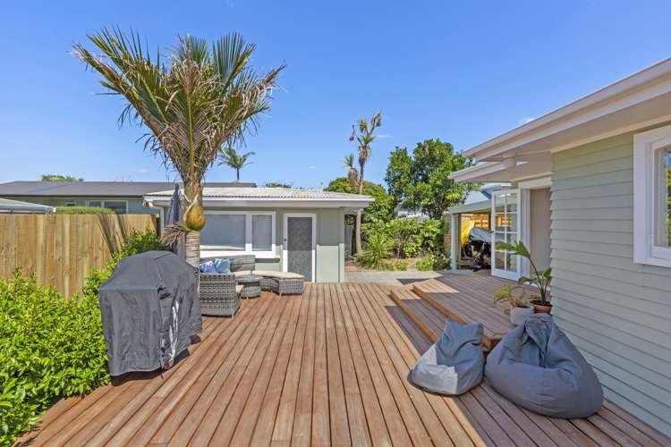 21 Lorenzen Bay Road Raglan_15