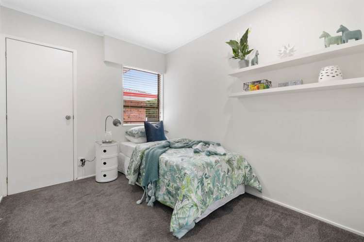 2/22 Beaumaris Way Conifer Grove_12