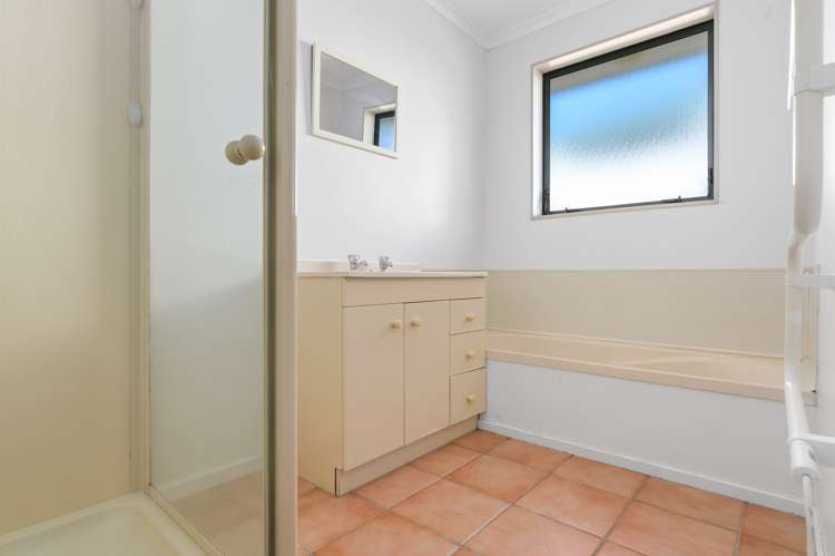 56 Dixon Road Glenview_10