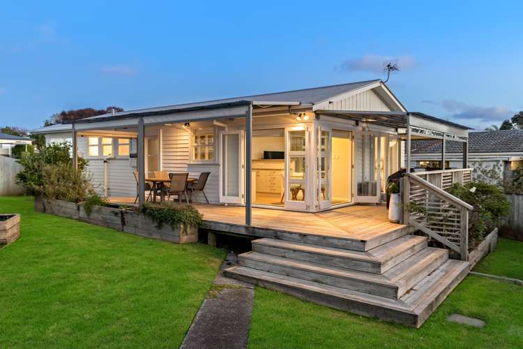 10 Gilpin Place Beach Haven_1